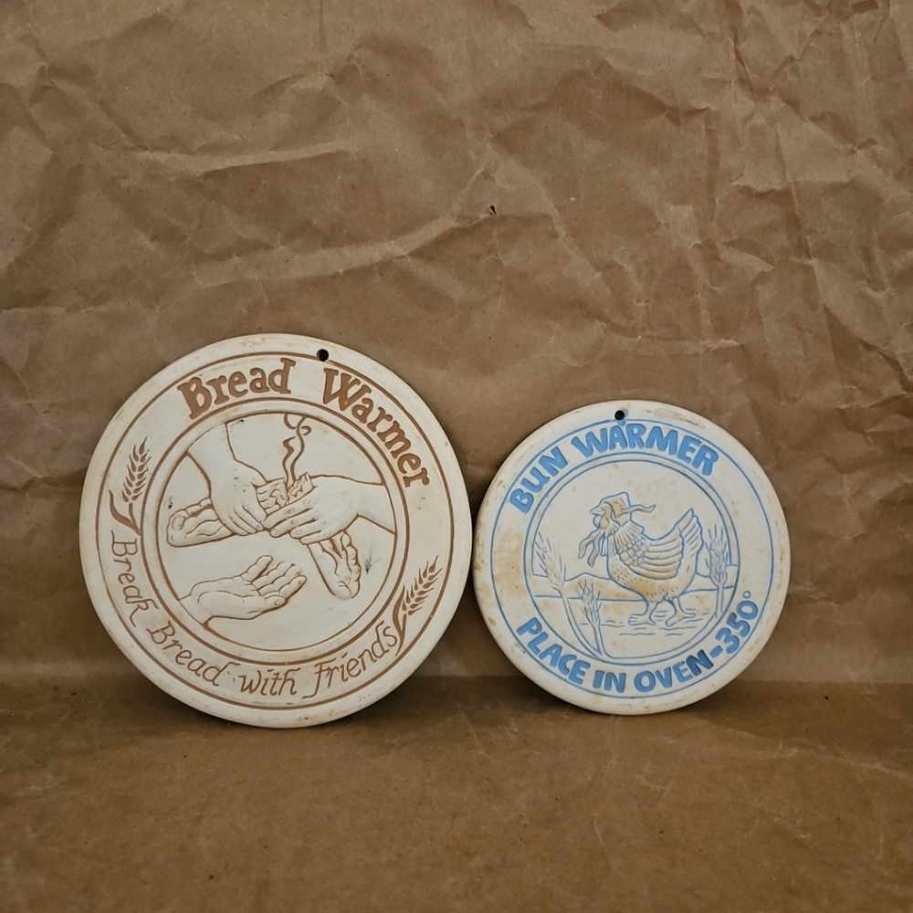 Vintage 1989 Lyn Ulick stoneware disc bread and bun warmer 6" & 5" Set Signed